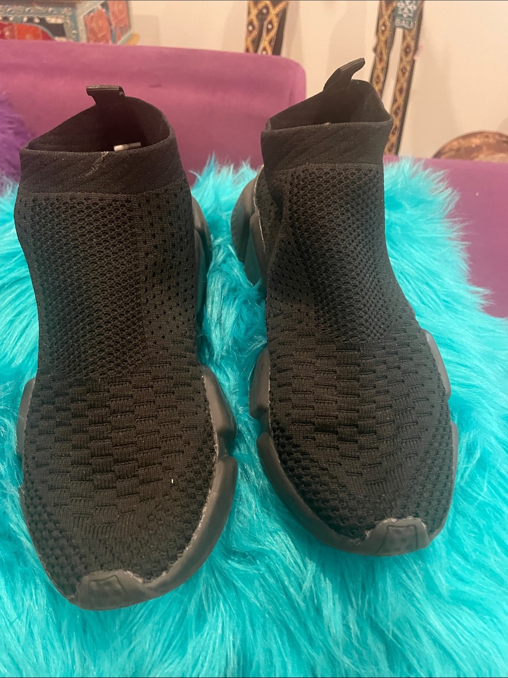 Womenโs Black Knit Slip-On Athletic Sneakers